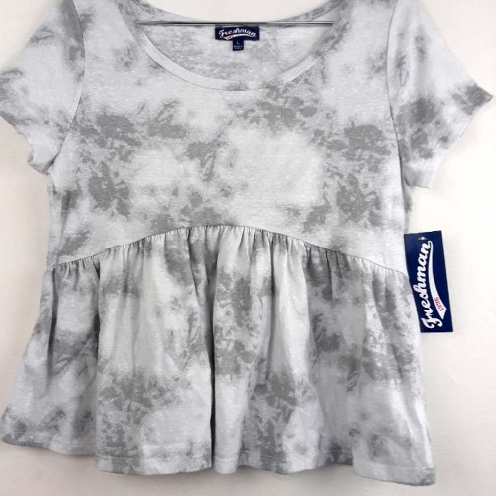 New Freshman Gray Tie Dye Short Sleeve Smocked Top